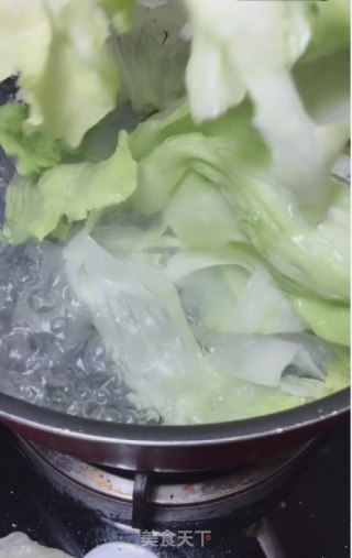 年夜饭----白灼生菜的做法步骤：3