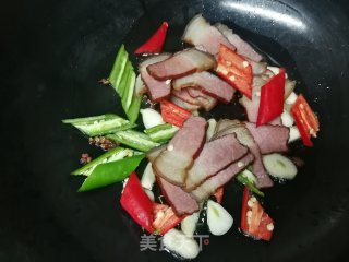 茴香球炒腊肉的做法步骤：7