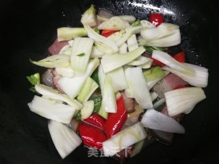 茴香球炒腊肉的做法步骤：9