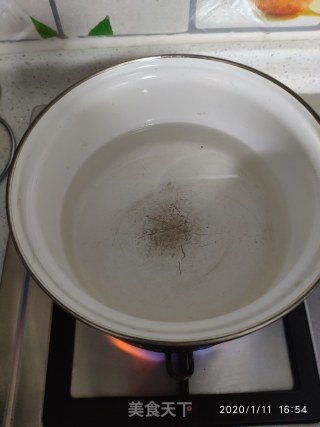 青菜肉丸汤的做法步骤：2