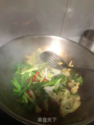 花菜炒腊肠的做法步骤：8