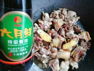 板栗烧鸡的做法步骤：4