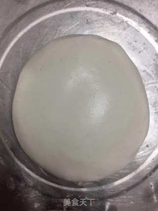 四川妹教你做麻球，掌握这个窍门，不掉芝麻不爆开，麻香松脆的做法步骤：1