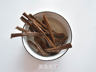 卤海带豆腐干的做法步骤：2