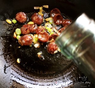 腊肠尖椒炒豆干的做法步骤：5
