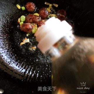腊肠尖椒炒豆干的做法步骤：6
