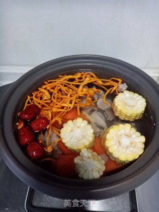 虫草花排骨汤的做法步骤：4