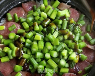 腊肠煲仔饭的做法步骤：9