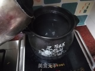 鸡翅煲虫草花汤的做法步骤：3