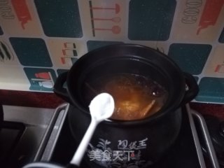 鸡翅煲虫草花汤的做法步骤：9