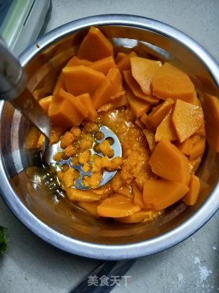 南瓜摊饼的做法步骤：2