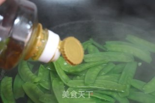 荷兰豆炒腊肠的做法步骤：5