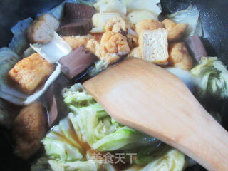 油豆腐鸭血煮大白菜的做法步骤：7