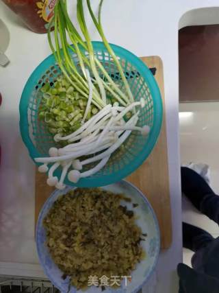 雪菜肉丝炒春笋的做法步骤：1