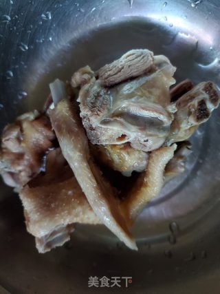 菌菇煲鸭子汤的做法步骤：3