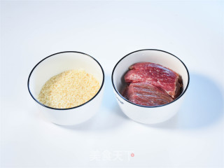 鲜生滚牛肉粥的做法步骤：1