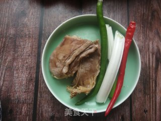 凉拌羊肉的做法步骤：1