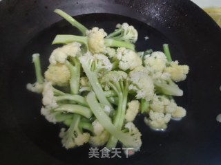干煸菜花的做法步骤：2