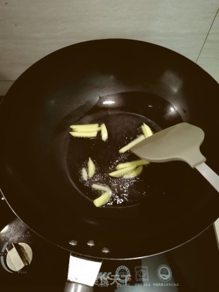 腊味咸鸭烧黄豆的做法步骤：4