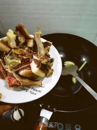 腊味咸鸭烧黄豆的做法步骤：5