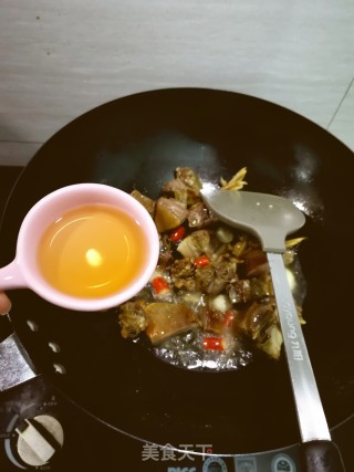 腊味咸鸭烧黄豆的做法步骤：7