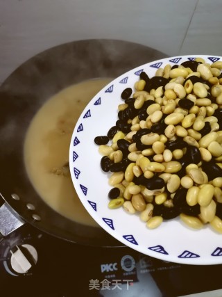 腊味咸鸭烧黄豆的做法步骤：10