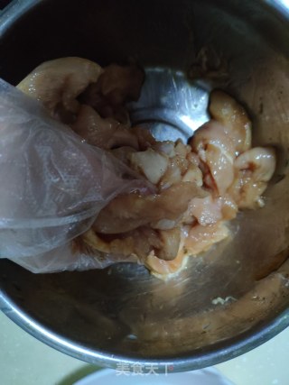 炸鸡柳的做法步骤：3