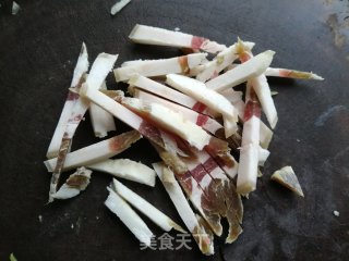 腊肉炒萝卜丝的做法步骤：2