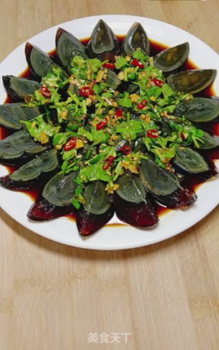 年夜饭----凉拌皮蛋的做法步骤：8