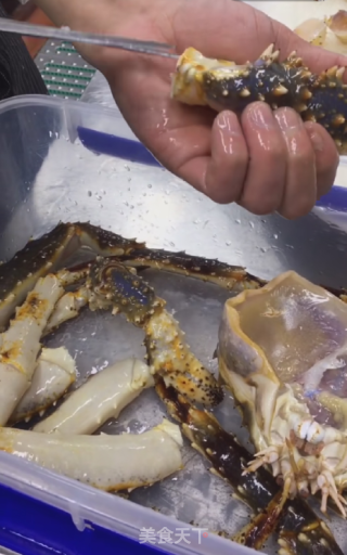 年夜饭-蒜蓉粉丝蒸帝王蟹的做法步骤：8