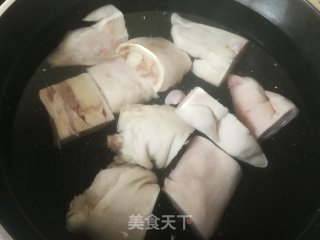 香辣烤猪蹄的做法步骤：2
