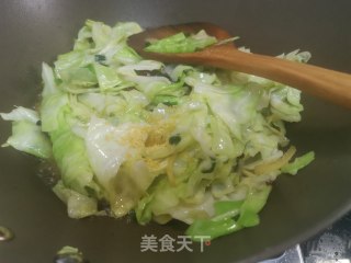 蚝油炝炒圆白菜的做法步骤：6