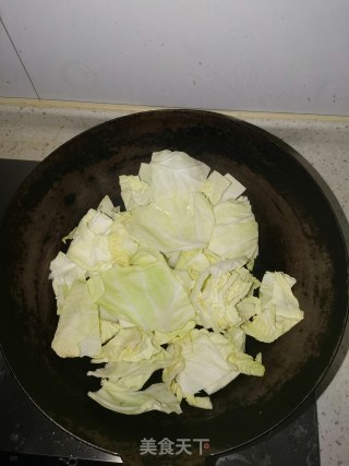 炝爆圆白菜的做法步骤：3