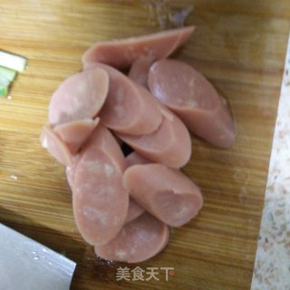 包菜炒火腿肠的做法步骤：3