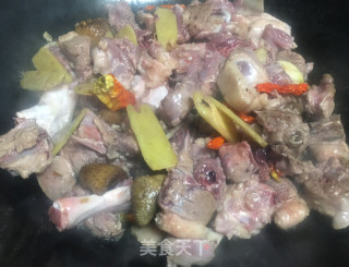 炒血鸭的做法步骤：2