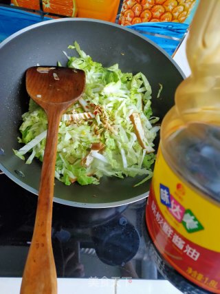 炸豆腐炒白菜丝的做法步骤：8