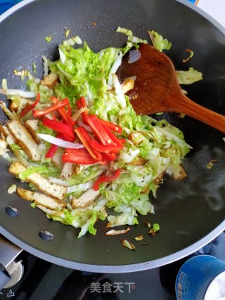 炸豆腐炒白菜丝的做法步骤：11