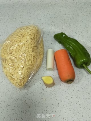 清炒细丝干豆腐的做法步骤：1