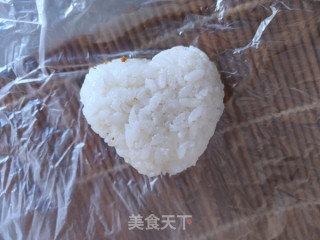 肉松寿司饭团的做法步骤：6