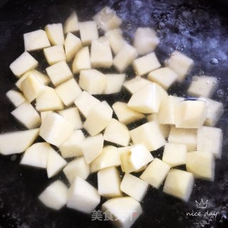 香辣孜然土豆的做法步骤：2