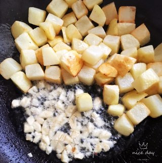 香辣孜然土豆的做法步骤：7