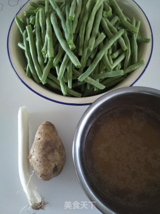 鸡汁炖豆角的做法步骤：1