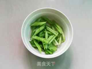 泡椒番茄鱿鱼卷的做法步骤：3