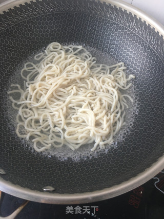“腊味”腊肠焗面的做法步骤：4