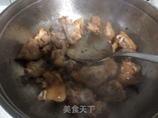 麻辣砂锅猪蹄的做法步骤：3