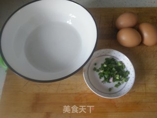 微波炉鸡蛋羹的做法步骤：1