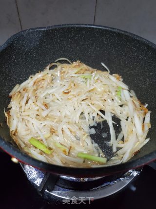 虾皮炒萝卜丝的做法步骤：7