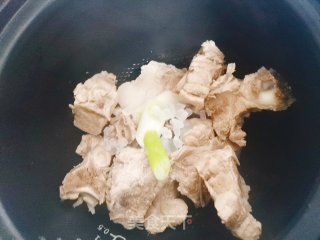 酱大骨的做法步骤：2