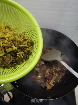腊味咸菜炒鸭胗的做法步骤：8