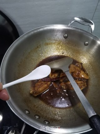 红烧鸡翅的做法步骤：9